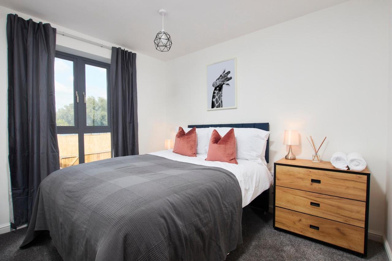 Beaut 5 Bed House W Parking Villa Manchester Bagian luar foto